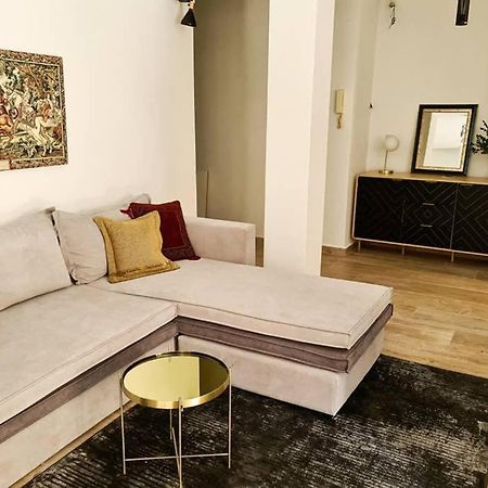 Modern Apt In The Heart Of Glyfada - Literally!! Athen Eksteriør bilde