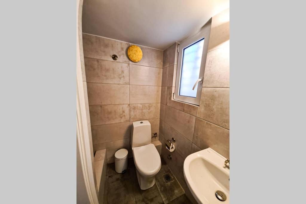 Modern Apt In The Heart Of Glyfada - Literally!! Athen Eksteriør bilde