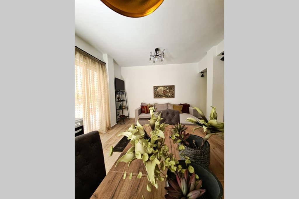 Modern Apt In The Heart Of Glyfada - Literally!! Athen Eksteriør bilde